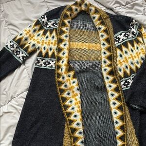 Chic Geometric Gray and Yellow Cardigan